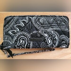 NWT NEW Vera Bradley RFID Accordion Wristlet Stellar Paisley